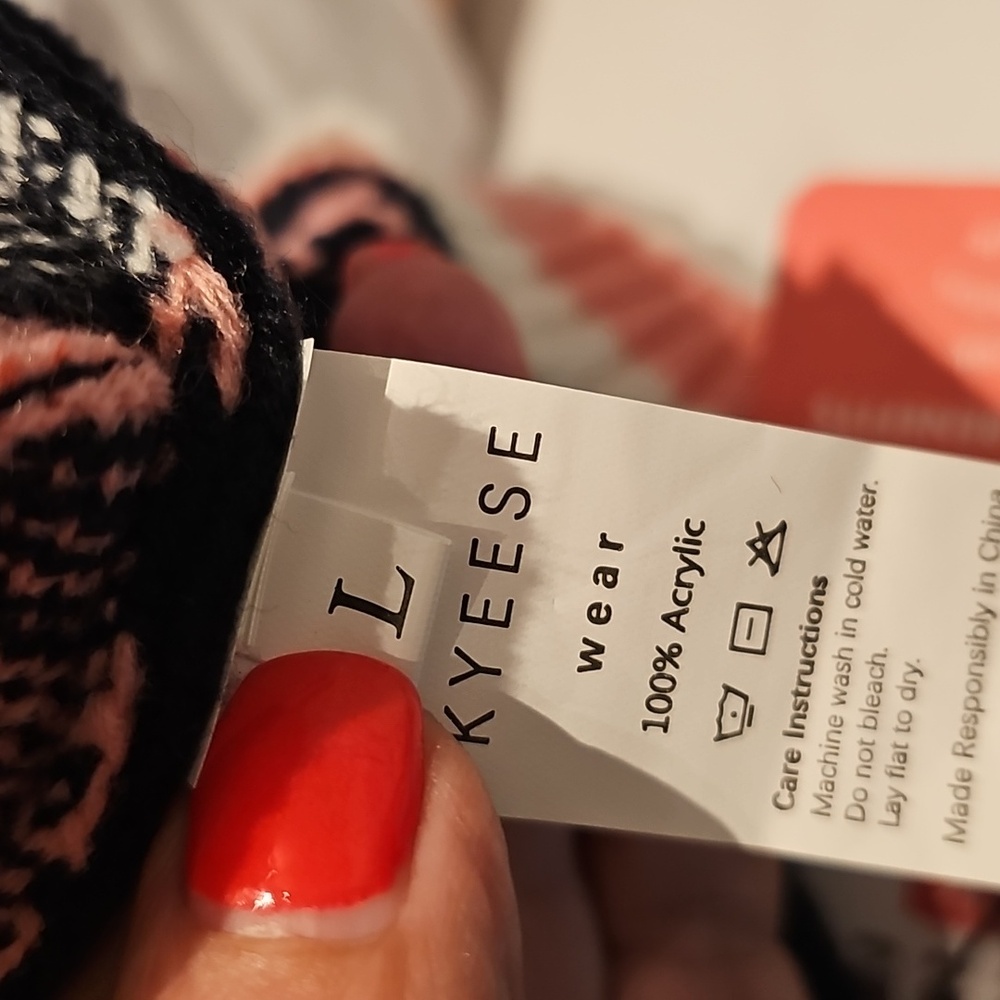 Kyeese Dog Sweater  Large. NWT - Picture 6 of 7
